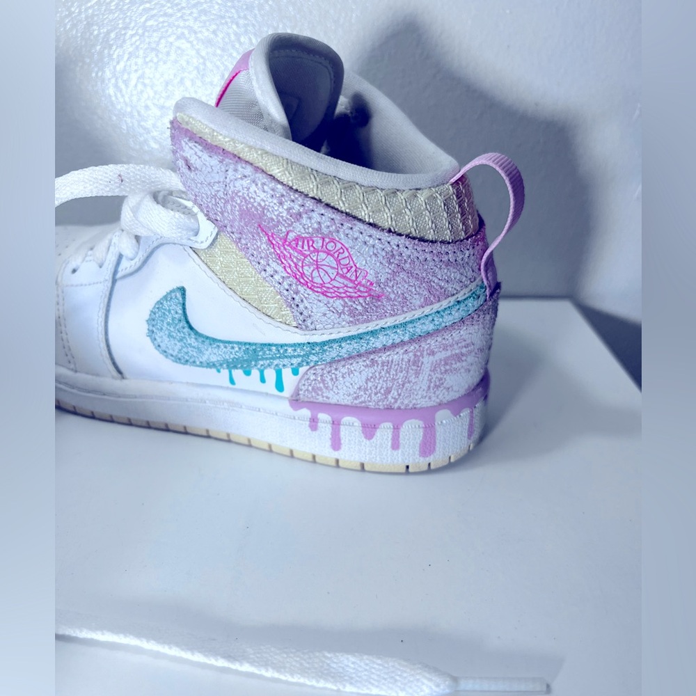 Jordan Nike 1 Mid Ice Cream